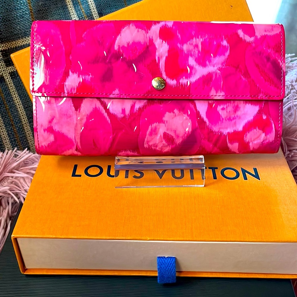 Louis Vuitton 2013 Pink monogram Vernis Patent Leather Sarah Retiro Wallet